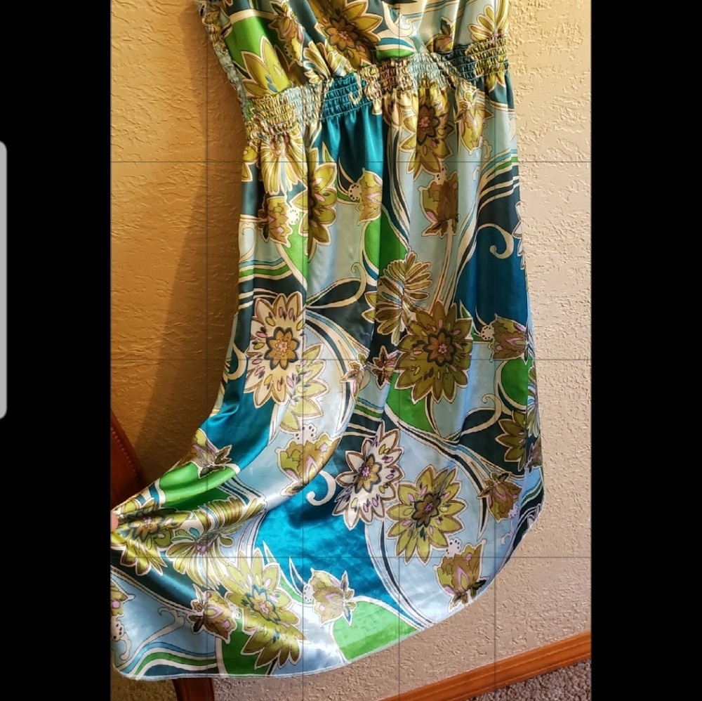 Shiny sundress - Picture 2 of 3